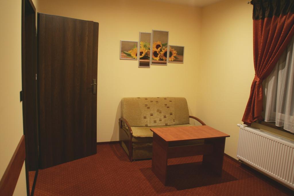 Hotel Kuznia Oberza Polska Lysomice Room photo