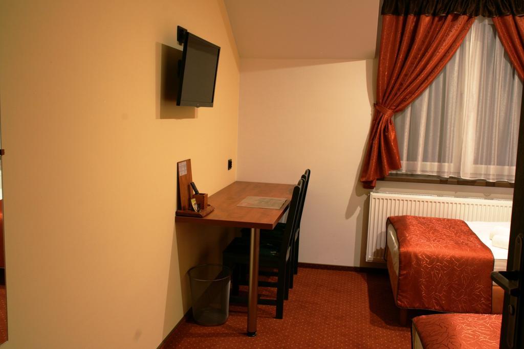 Hotel Kuznia Oberza Polska Lysomice Room photo