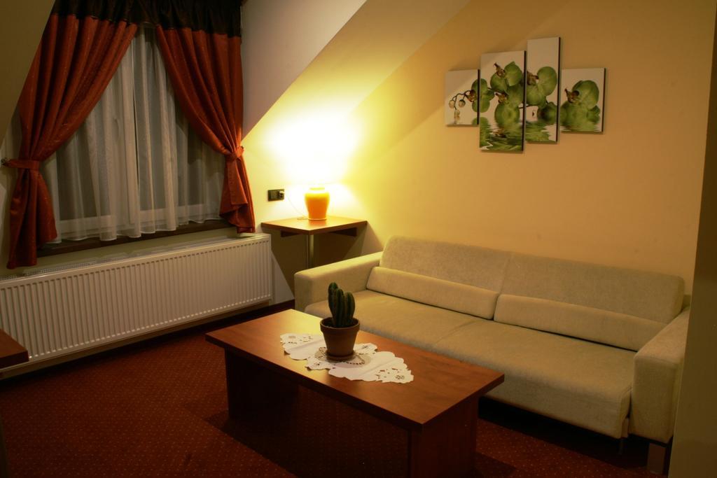 Hotel Kuznia Oberza Polska Lysomice Room photo