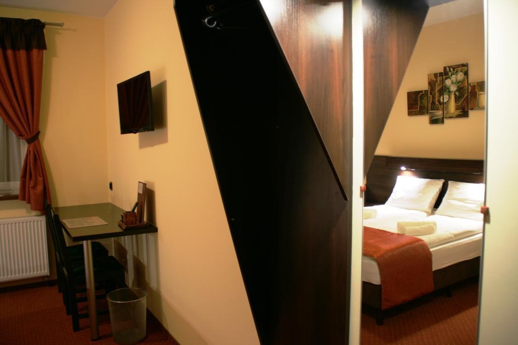 Hotel Kuznia Oberza Polska Lysomice Room photo